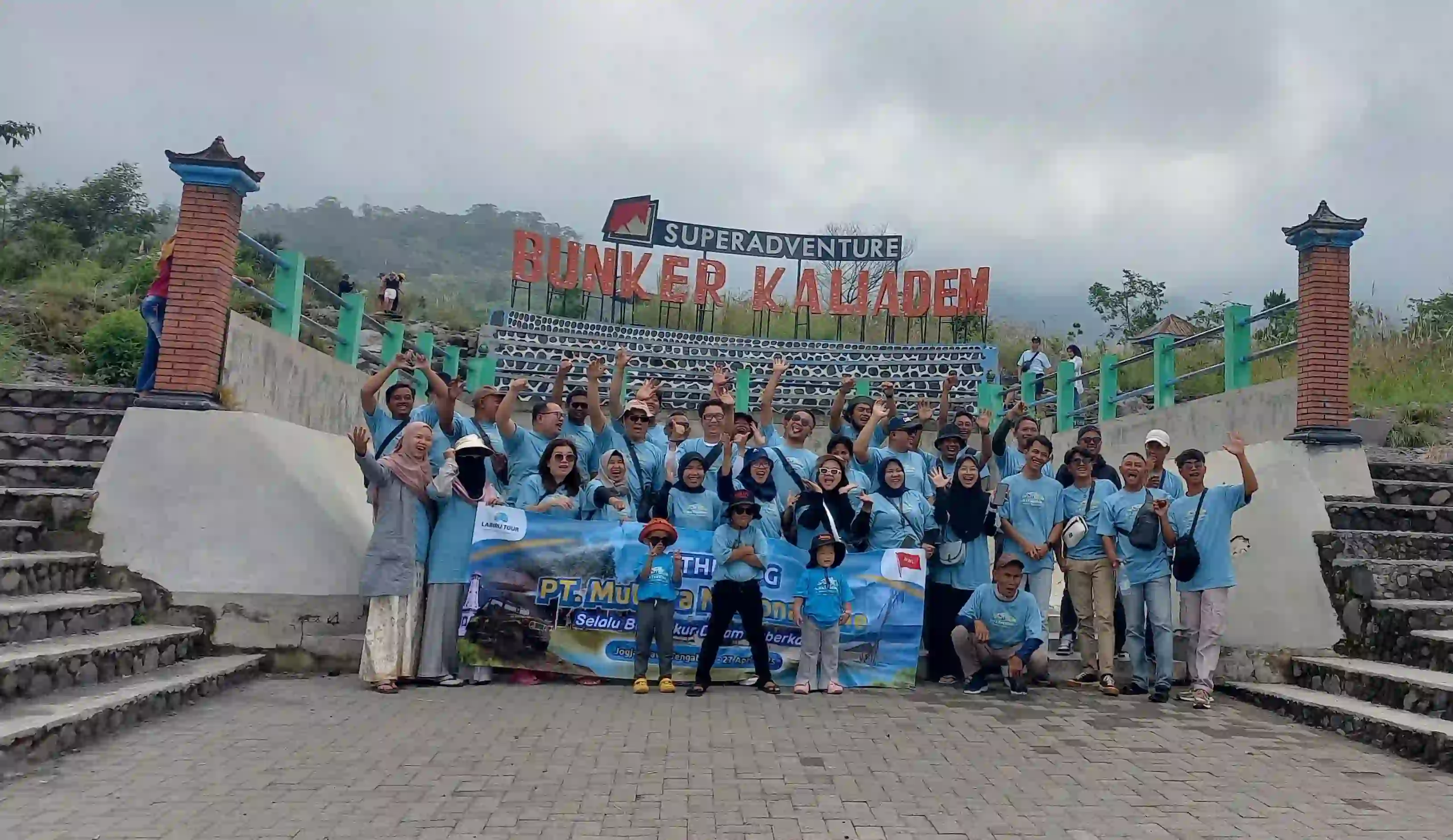 Kaos Gathering Perusahaan